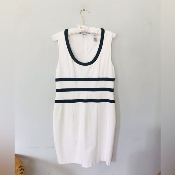 Cache White and Black Sleeveless Dress - Picture 1 of 6